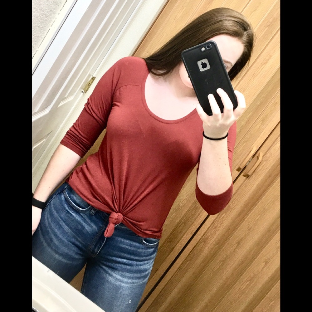 ✅🎉HP🎉Burnt orange ana tshirt